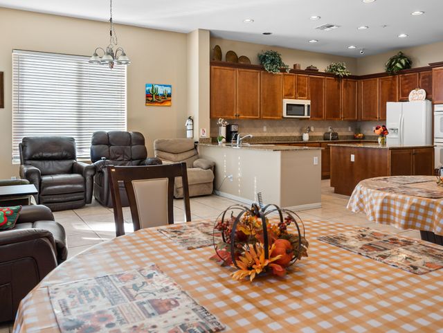 Gallery Image for MAJESTIC ROSE in GILBERT, AZ