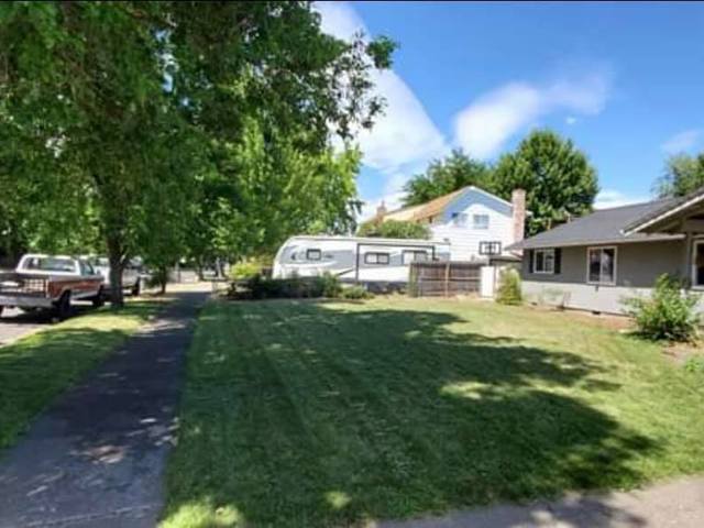 Gallery Image for Beverlee Glasgow in Eagle Point, OR