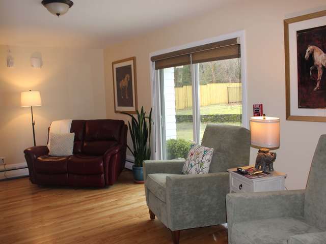 COMMONWEALTH HOUSE Assisted Living Residence in Warwick, RI