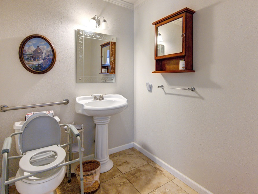 Forest Cottage Senior Care Assisted Living Facility in Willis, TX