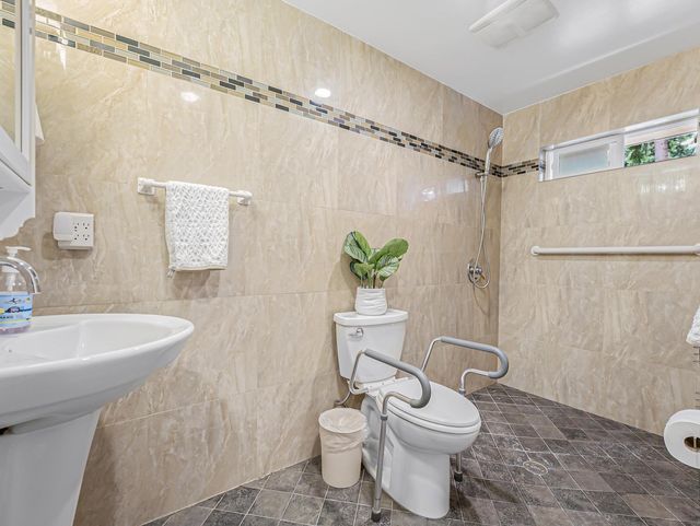 Gallery Image for GOLDEN PINE in REDMOND, WA