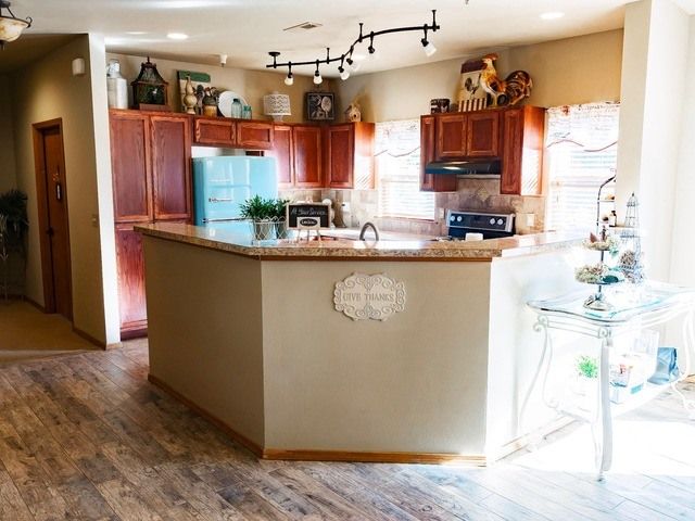 Gallery Image for FLEUR DE LIS III in KENNEWICK, WA