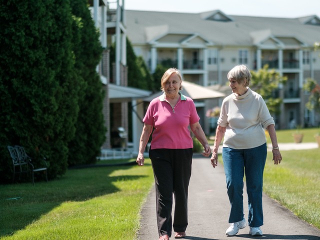 Gallery Image for HERITAGE COURT DEER CREEK in NEW BERLIN, WI