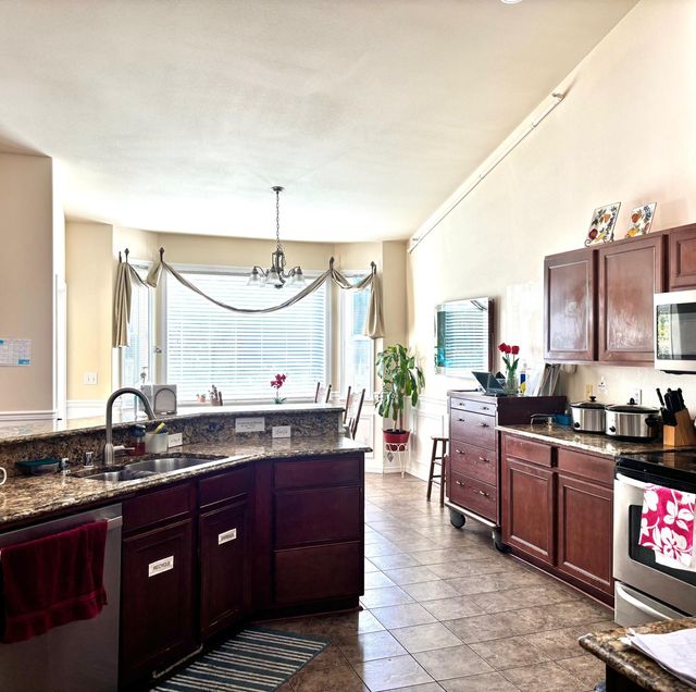 Edmonds Villa High Acuity Adult Family Home Adult Family Home in Edmonds, WA