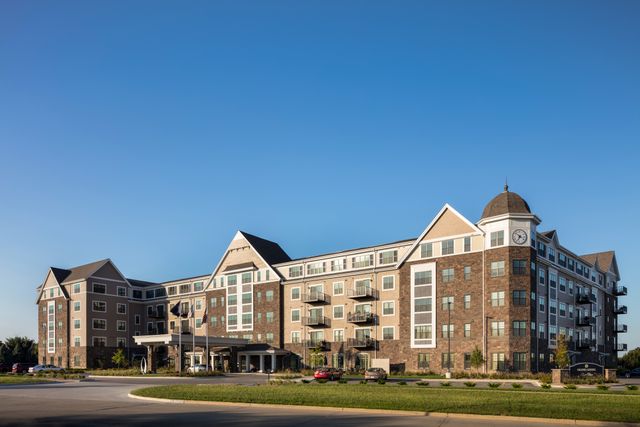 Grand Living at Tower Place