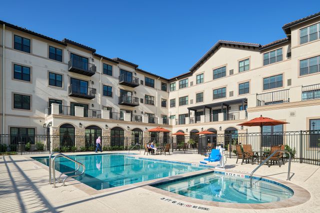 GRAND LIVING AT RIVERSTONE Assisted Living Facility in Sugar Land, TX