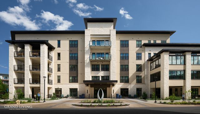 Grand Living at The Grove