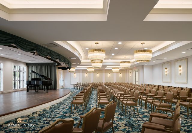 Grand Living at The Grove Assisted Living Facility in Austin, TX