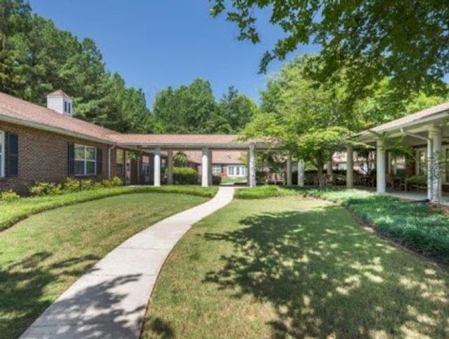 Briar Glen Alzheimer’s Special Care Center Congregate Specialty Care Assisted Living Facility in Hoover, AL