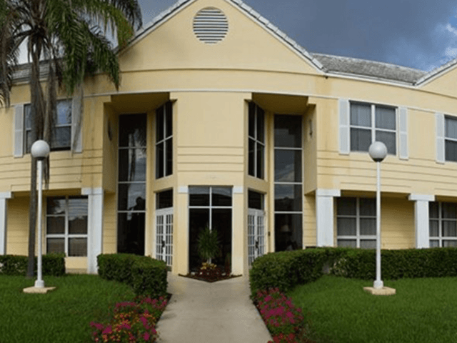 LIVEWELL AT COURTYARD PLAZA Assisted Living Facility in North Miami Beach, FL
