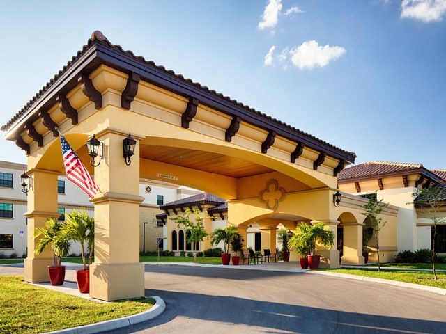 CYPRESS POINT Assisted Living Facility in Fort Myers, FL