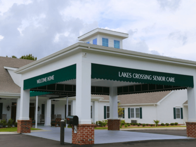 LAKES CROSSING SENIOR CARE Personal Care Home in Kingsland, GA