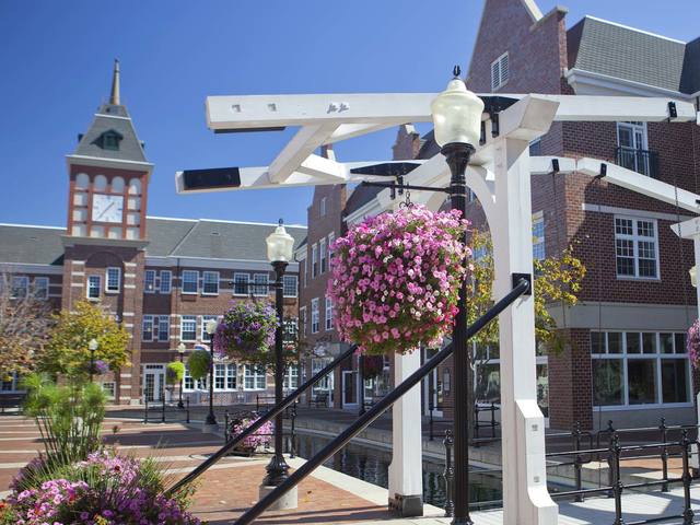 Independence Village of Pella Assisted Living Program - Dementia in Pella, IA