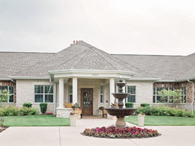 Autumn Leaves of Arlington Heights Assisted Living Facility in Arlington Heights, IL