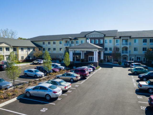 Green Oaks Senior Living Assisted Living Facility in Libertyville, IL