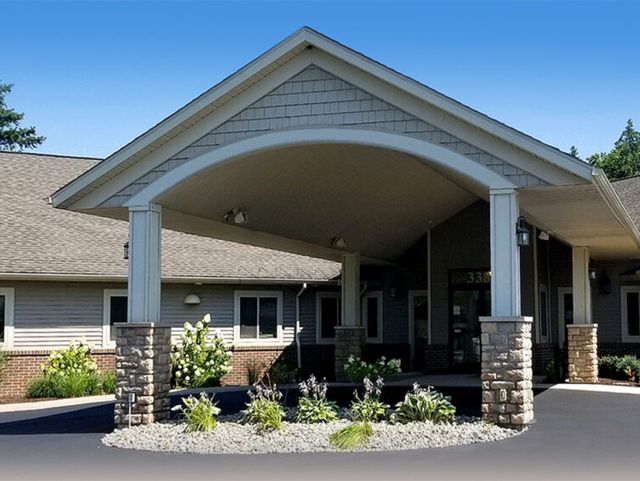 WATERFORD OAKS SENIOR CARE WEST - MEMORY CARE Adult Large Group Home (Capacity 13-20) in Waterford, MI