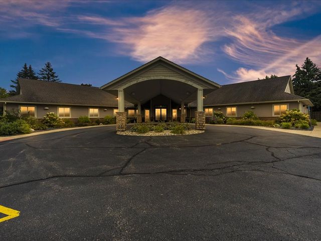 WATERFORD OAKS SENIOR CARE EAST Adult Large Group Home (Capacity 13-20) in Waterford, MI