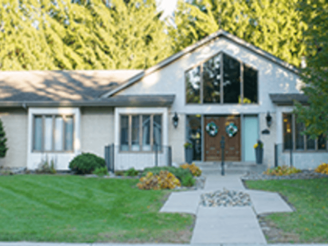 HOMETOWN SENIOR LIVING OF BELMONT Housing With Services in Woodbury, MN