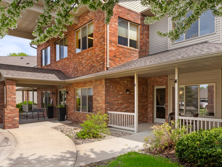 Mankato Lodge Senior Living Housing With Services in Mankato, MN