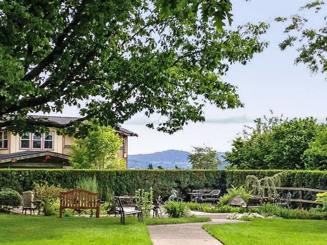 Elite Care Oatfield Estates - Tabor House Residential Care Facility in Milwaukie, OR