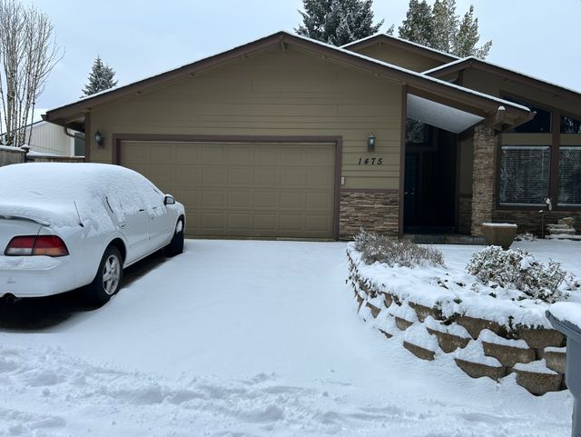 Arie Dewilde And Manivanh Syravong Adult Foster Home - Class 2 in Salem, OR