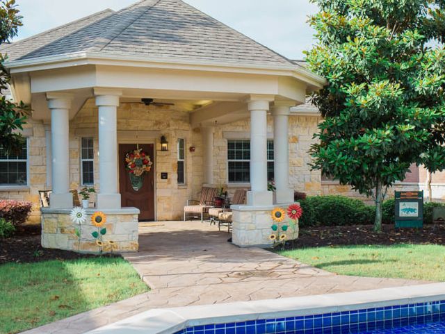 Creekside Alzheimer’s Special Care Center Assisted Living Facility in Pearland, TX