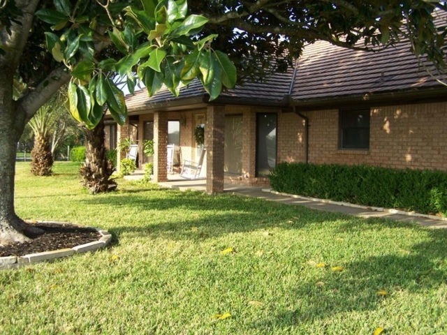 Lakehouse On Dixie Assisted Living Facility in Pearland, TX