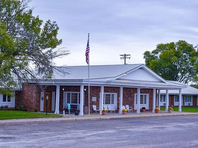 LA BELLE MANOR CARE CENTER