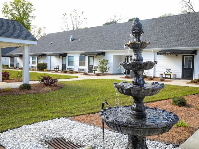 Lakeside Senior Living Personal Care Home in Douglas, GA