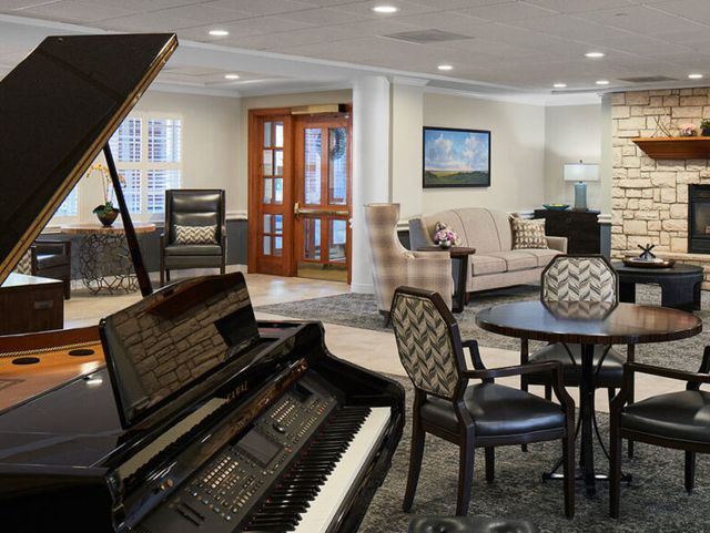 Belmont Village Senior Living Oak Park Assisted Living Facility in Oak Park, IL